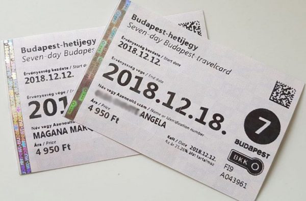 En el free tour recomendamos usar este billete del transporte público de Budapest que es valido para siete días